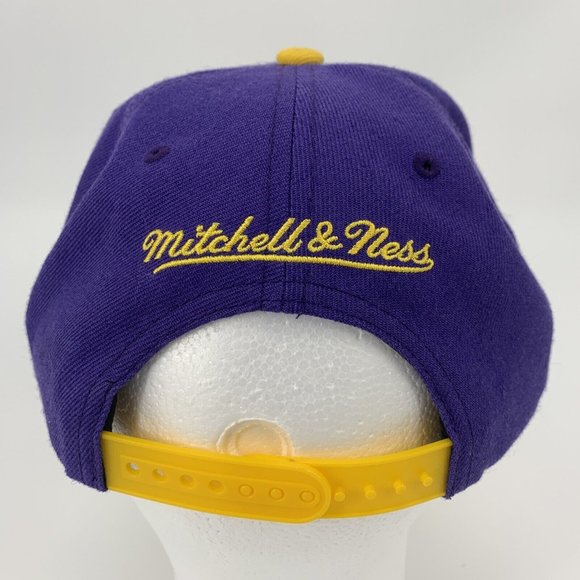 Men's Mitchell & Ness Los Angeles Lakers Purple Yellow‎ Two-Tone Snapback Hat - Picture 3 of 12
